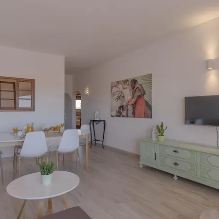 #386 Sea View, Stunning And Unobstructed Apartment *